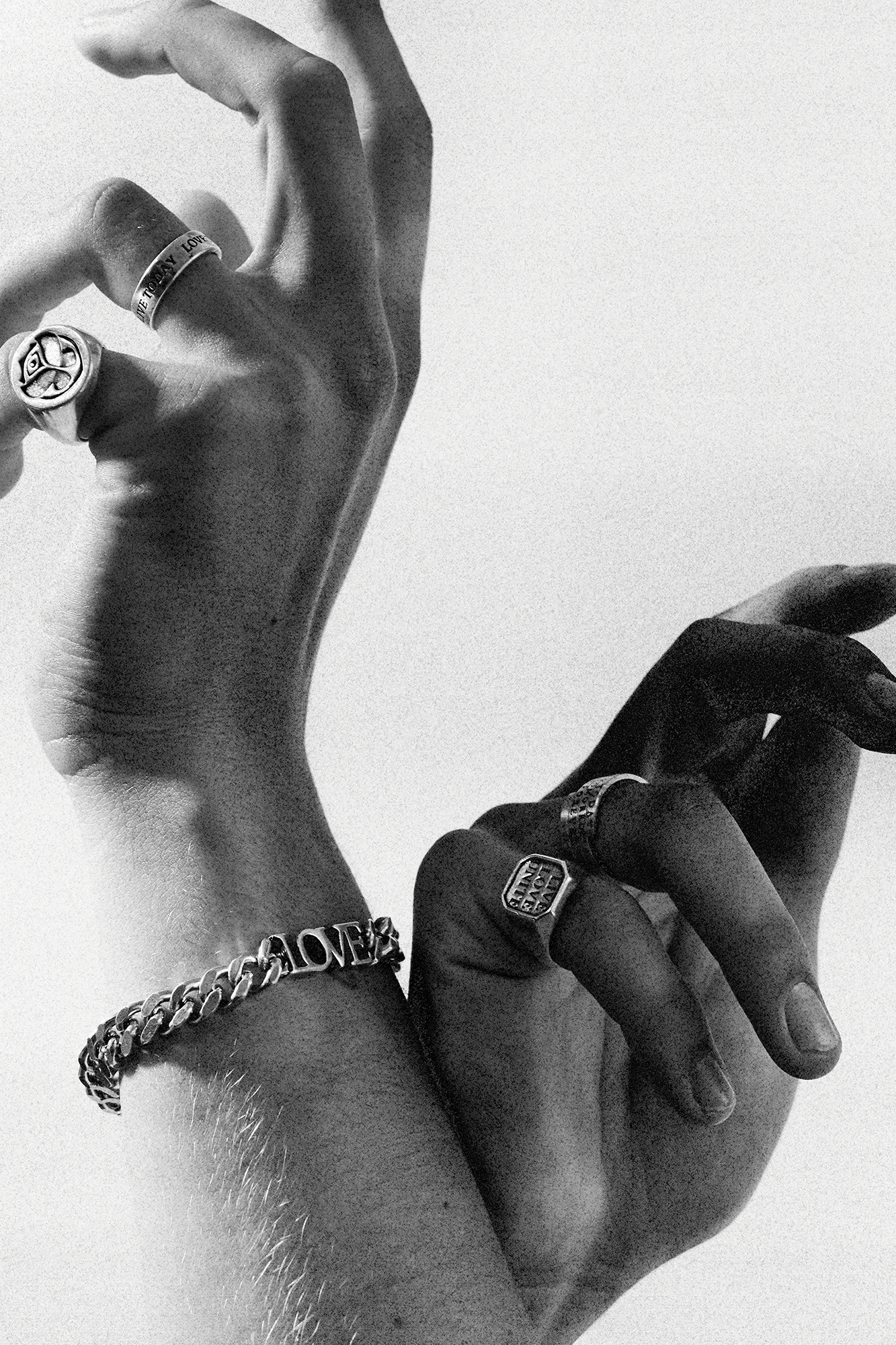 LOVE CHAIN BRACELET - 3
